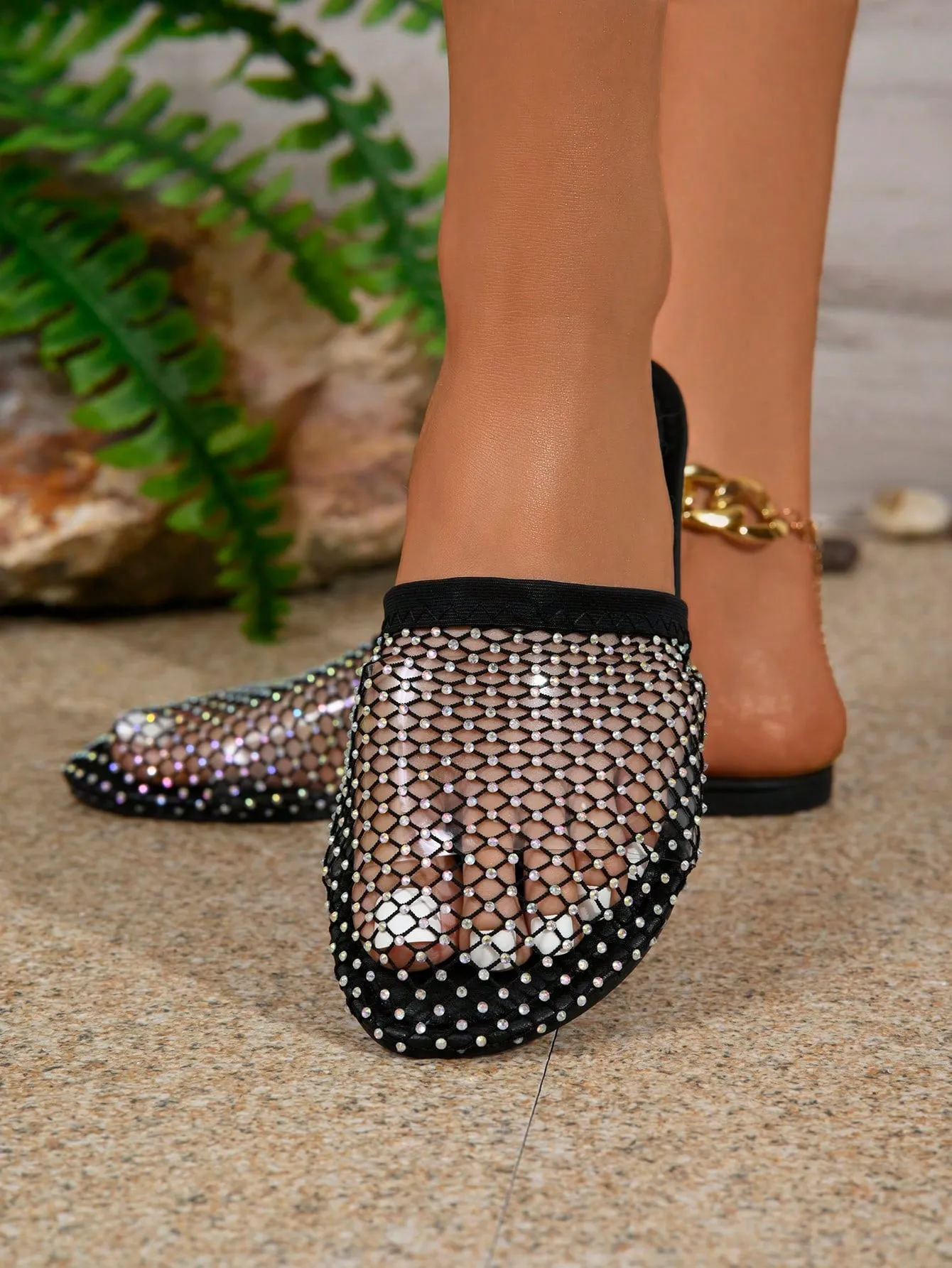 Summer New Arrival Women's Fashionable Casual Flat Sandals With Mesh Decoration, Rhinestone Details And Slip-On Design, Breathable White/Black/Gold/Pink Mesh Sandals, Roman Holiday Style, Perfect For Beachwear And Any Modern Fashion Outfit